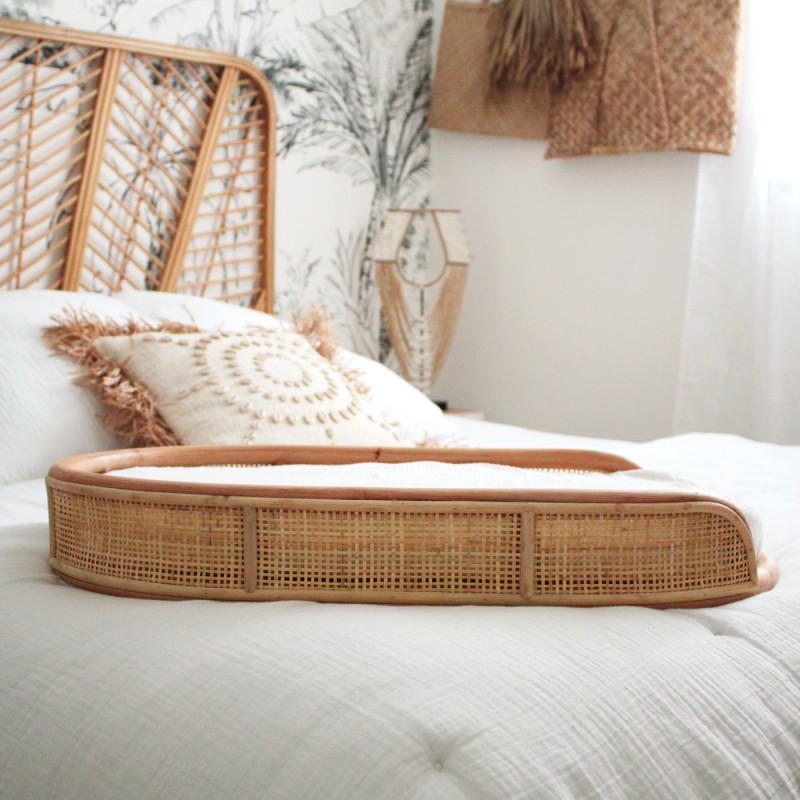 table à langer dans une chambre parentale