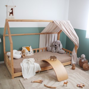 chambre bébé avec lit cabane