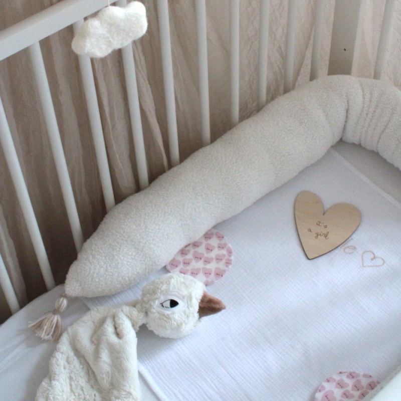 coussin long pour lit bébé