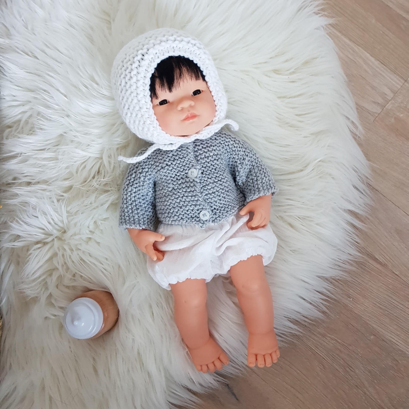 Poupée enfant Bébé asiatique garçon Pyjama beige
